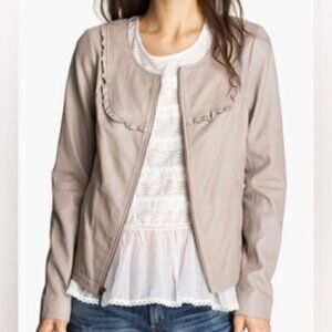 Hinge Designed in Seattle Taupe buttery soft leather jacket ruffle trim sz L